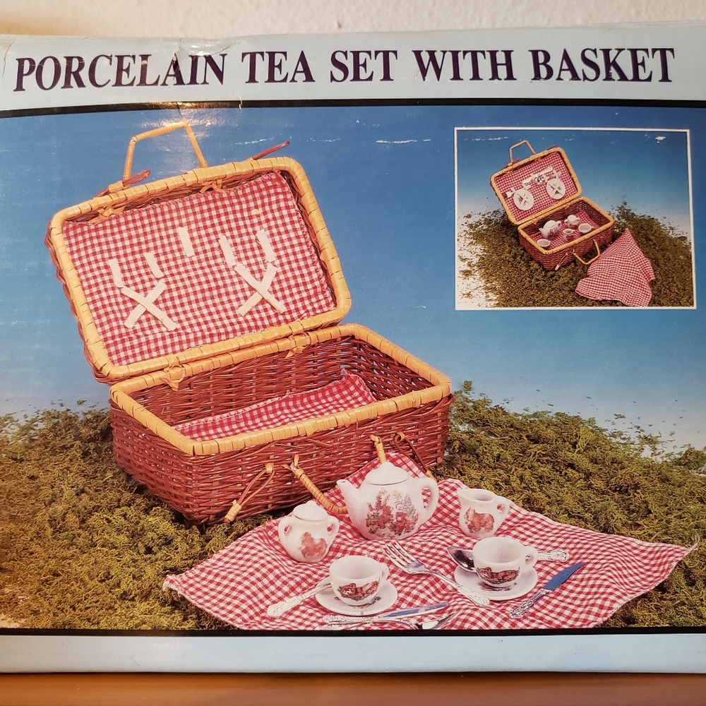 Vtg 98 Child's PorcelainTea Set Bears Whicker Basket NIB